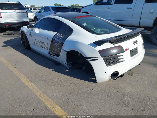 2015 AUDI R8 WUAAUAFG4FN000620 Photo 2