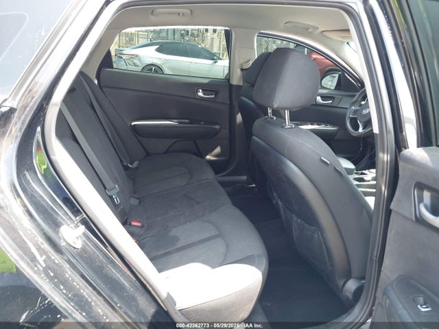 5XXGT4L33JG271167 KIA Optima Lx