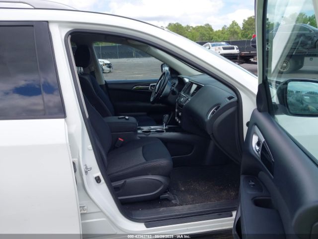 5N1DR2MNXHC688880 Nissan Pathfinder Sv