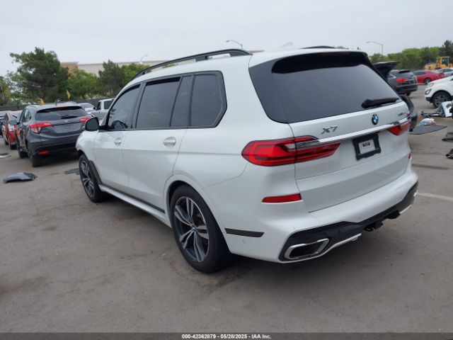 2021 BMW X7 5UXCW2C00M9E49863 Photo 2