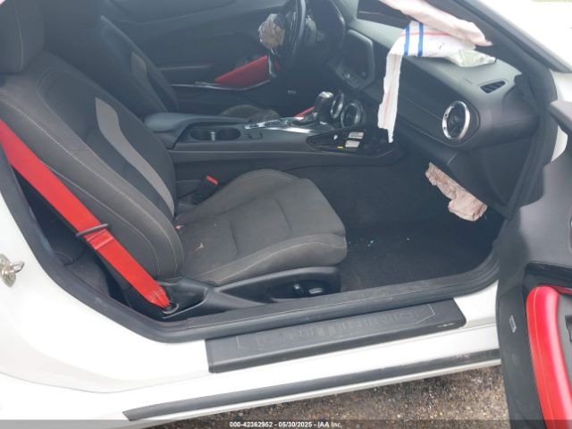 2021 CHEVROLET CAMARO 1G1FB1RS1M0127630 Photo 4