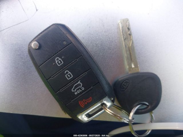 5XYKT3A62FG557953 KIA SORENTO LX