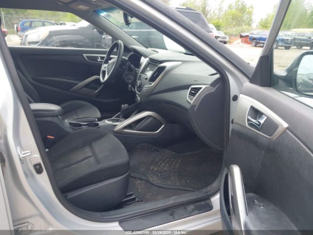 KMHTC6AD8EU182891 Hyundai Veloster Base W/black