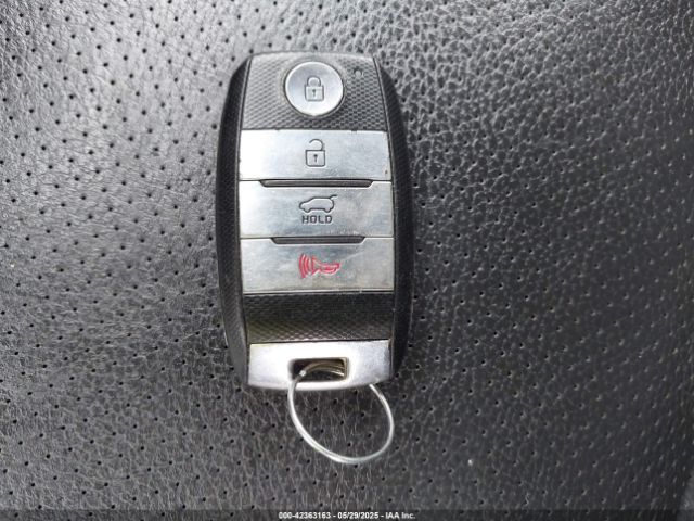5XYKT3A62EG533070 KIA SORENTO LX