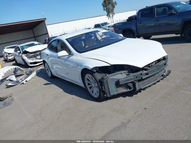 2016 TESLA MODEL S 5YJSA1E27GF138426 Photo 0