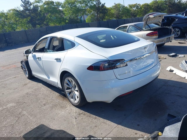 2016 TESLA MODEL S 5YJSA1E27GF138426 Photo 2