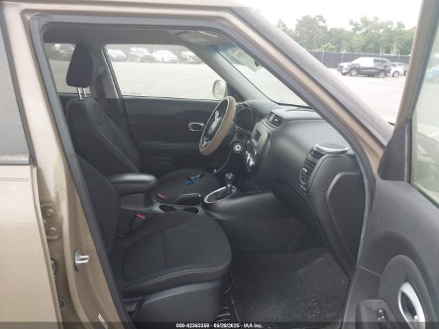 KNDJN2A27E7097438 KIA Soul