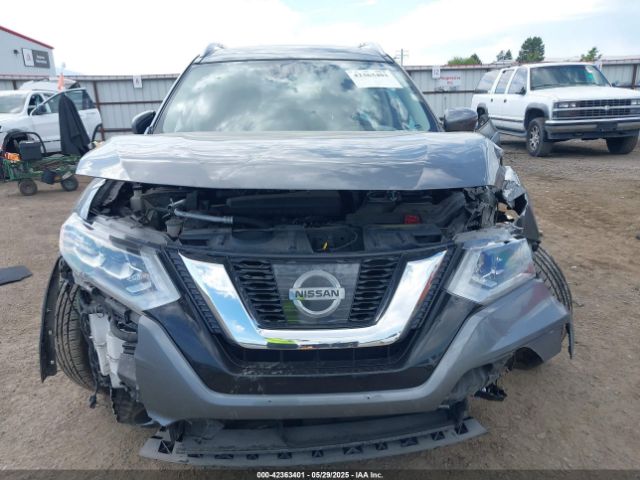 JN8AT2MV9HW018040 Nissan Rogue Sl