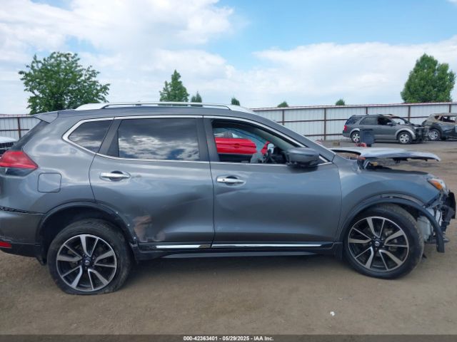 JN8AT2MV9HW018040 Nissan Rogue Sl