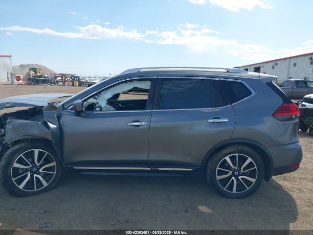 JN8AT2MV9HW018040 Nissan Rogue Sl