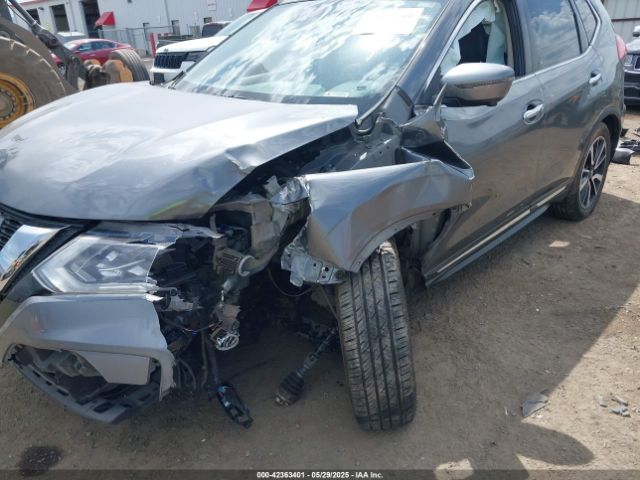 JN8AT2MV9HW018040 Nissan Rogue Sl