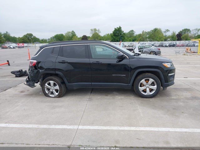 3C4NJDBBXJT222915 Jeep Compass