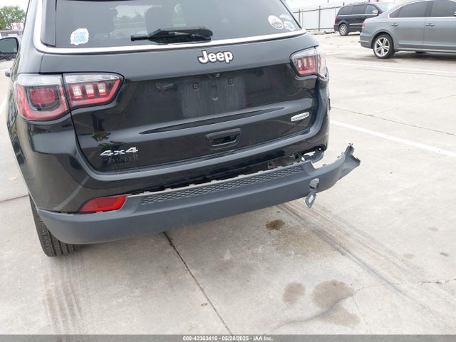 3C4NJDBBXJT222915 Jeep Compass