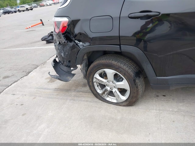 3C4NJDBBXJT222915 Jeep Compass