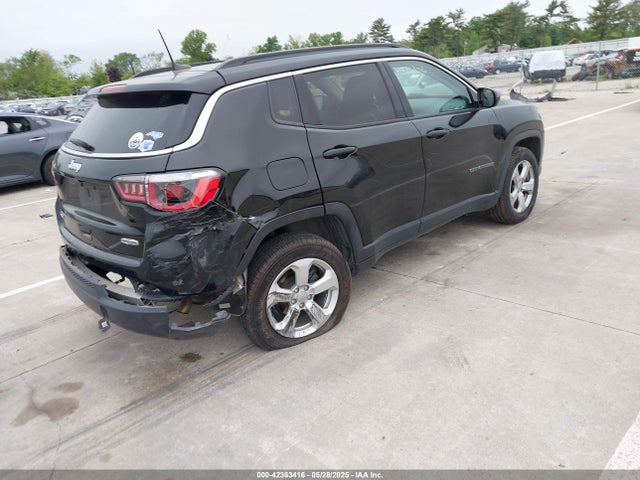 3C4NJDBBXJT222915 Jeep Compass