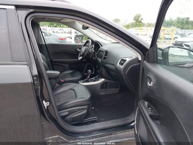 3C4NJDBBXJT222915 Jeep Compass