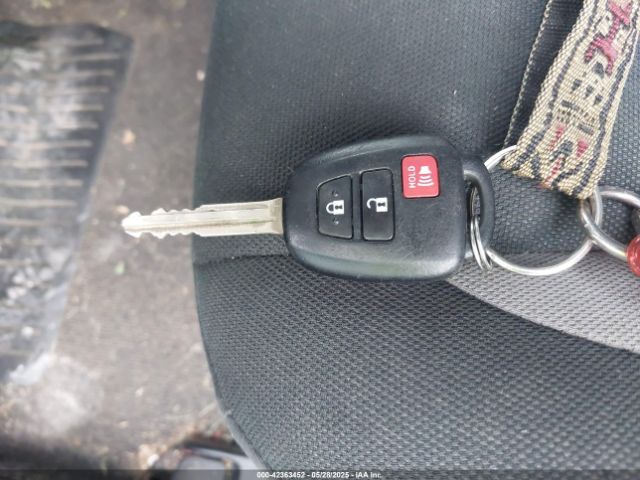 JTDKDTB35J1607514 Toyota Prius C Two