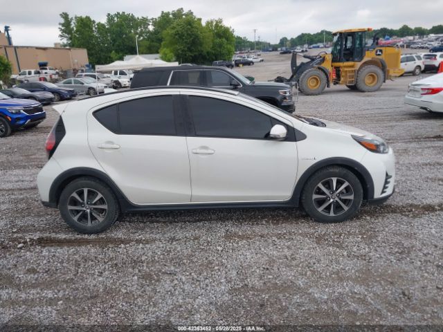 JTDKDTB35J1607514 Toyota Prius C Two