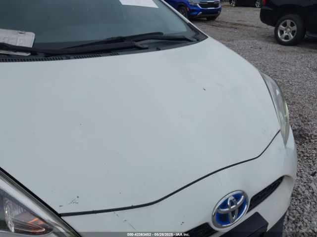 JTDKDTB35J1607514 Toyota Prius C Two