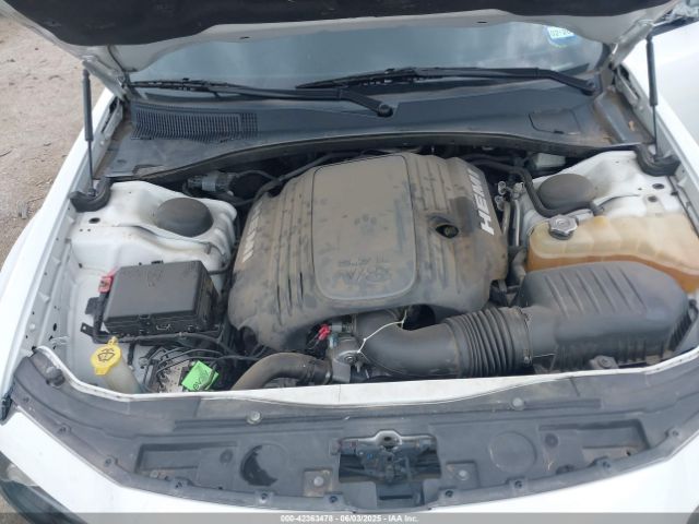 2019 CHRYSLER 300 2C3CCABT2KH580341 Photo 9