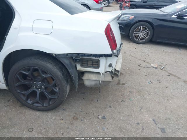 2019 CHRYSLER 300 2C3CCABT2KH580341 Photo 5