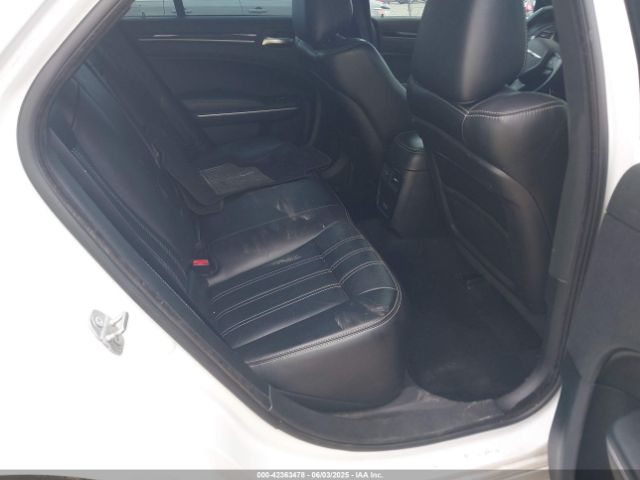 2019 CHRYSLER 300 2C3CCABT2KH580341 Photo 7