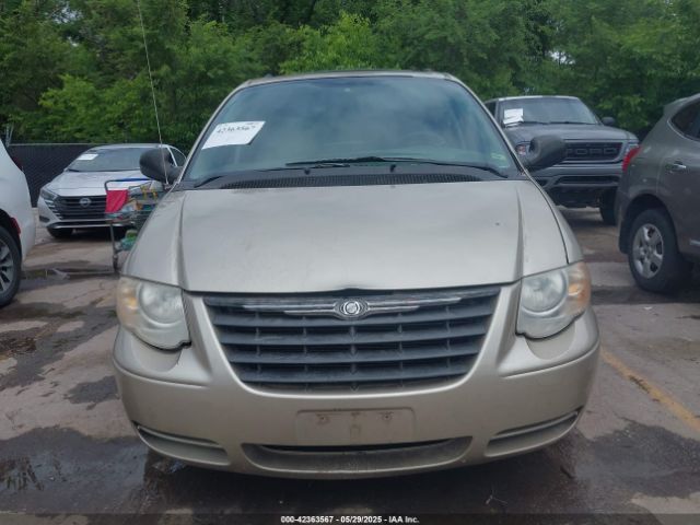 2005 CHRYSLER TOWN & COUNTRY 2C8GP54L25R491310 Photo 5
