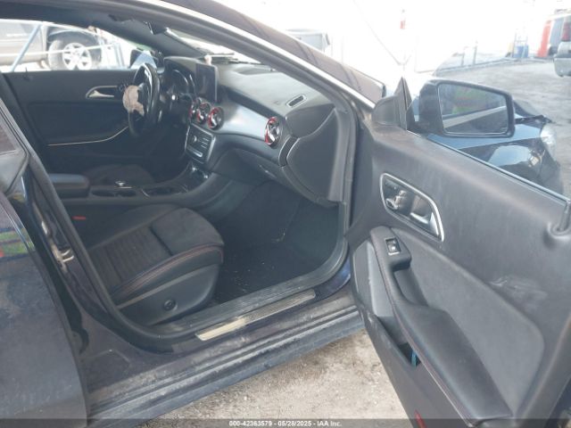 2018 MERCEDES-BENZ CLA 250 WDDSJ4EB7JN638005 Photo 4