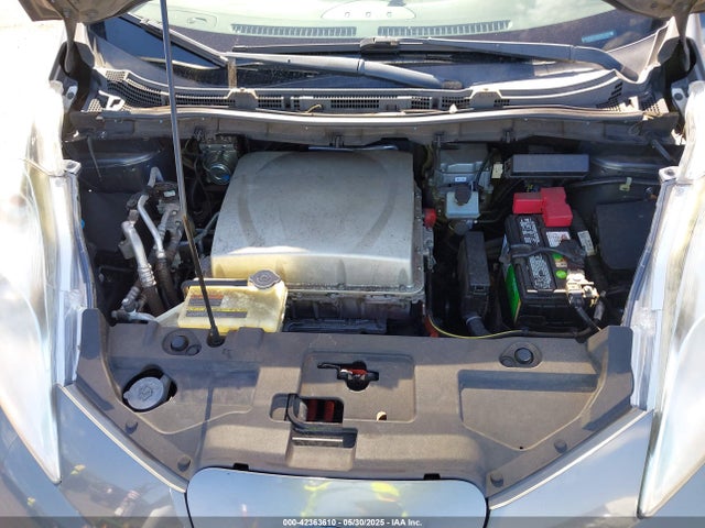 1N4BZ0CP8GC303274 Nissan 2016