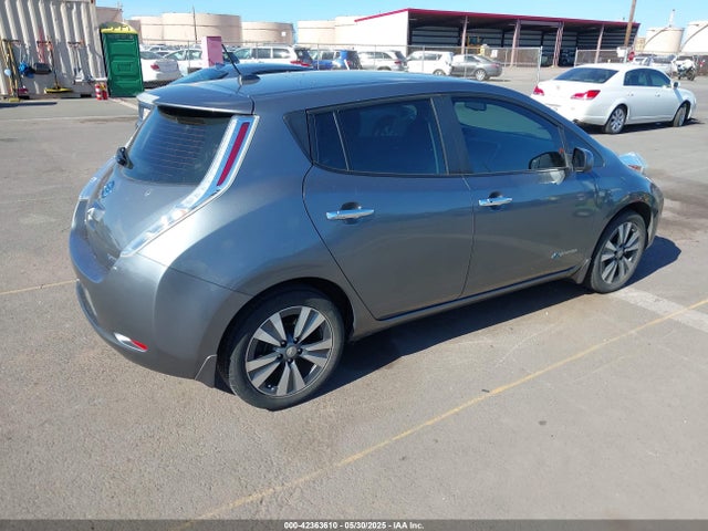 1N4BZ0CP8GC303274 Nissan 2016