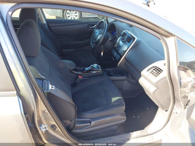 1N4BZ0CP8GC303274 Nissan 2016