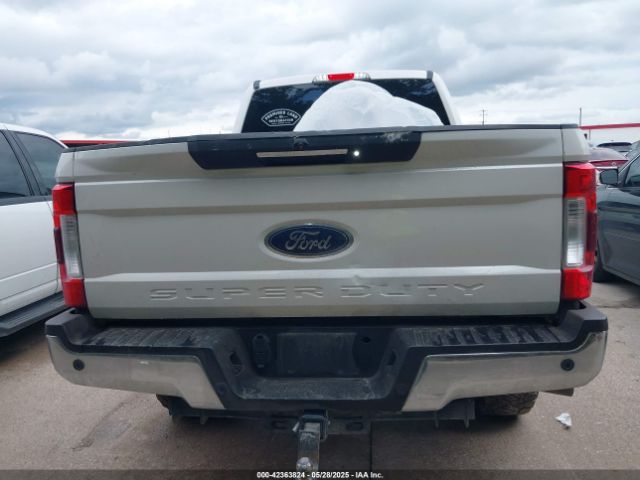 1FT7W2BT6JEB18283 Ford F-250 Lariat