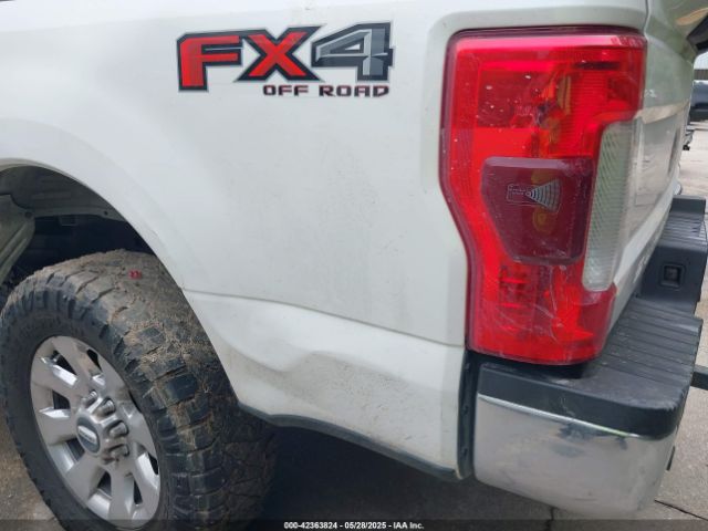 1FT7W2BT6JEB18283 Ford F-250 Lariat