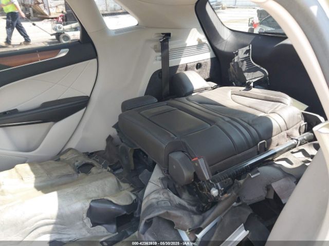 5LMCJ2D9XHUL46424 Lincoln MKC SELECT