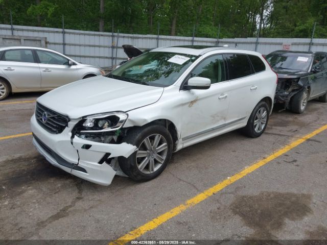 2017 VOLVO XC60 YV440MRU6H2021561 Photo 1