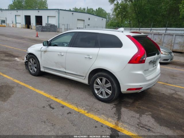 2017 VOLVO XC60 YV440MRU6H2021561 Photo 2