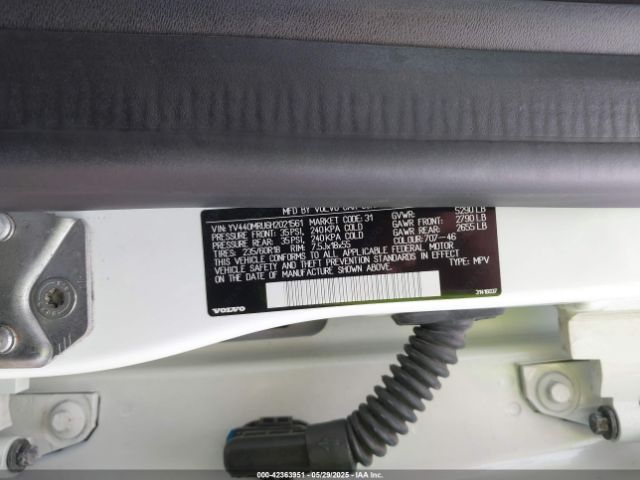 2017 VOLVO XC60 YV440MRU6H2021561 Photo 8