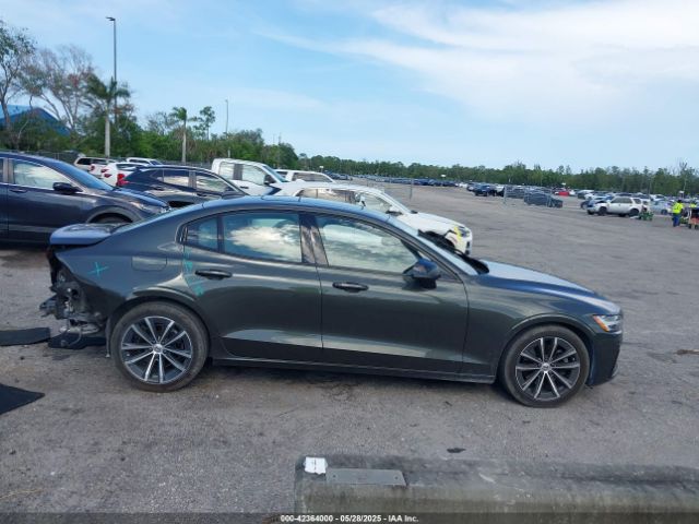 7JRL12FZ1NG162991 Volvo S60 B5 Momentum