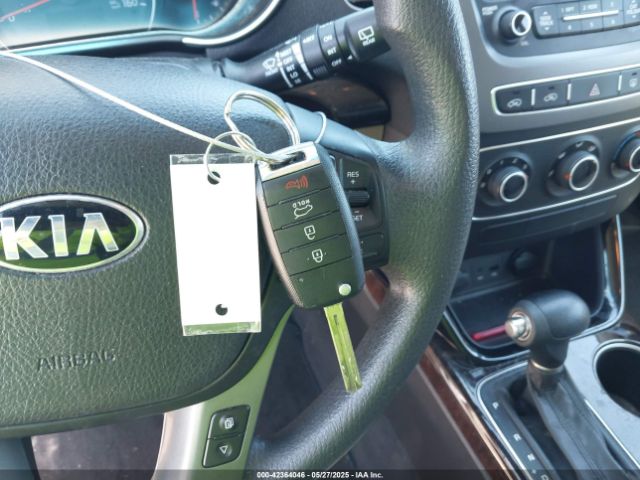 5XYKT3A65EG426319 KIA SORENTO LX