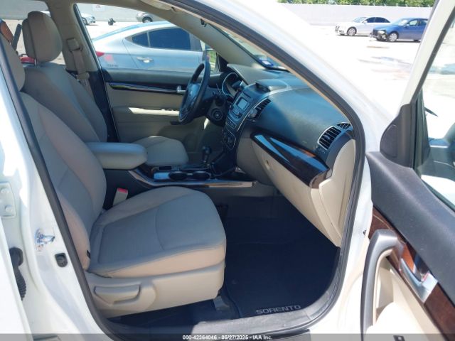 5XYKT3A65EG426319 KIA SORENTO LX
