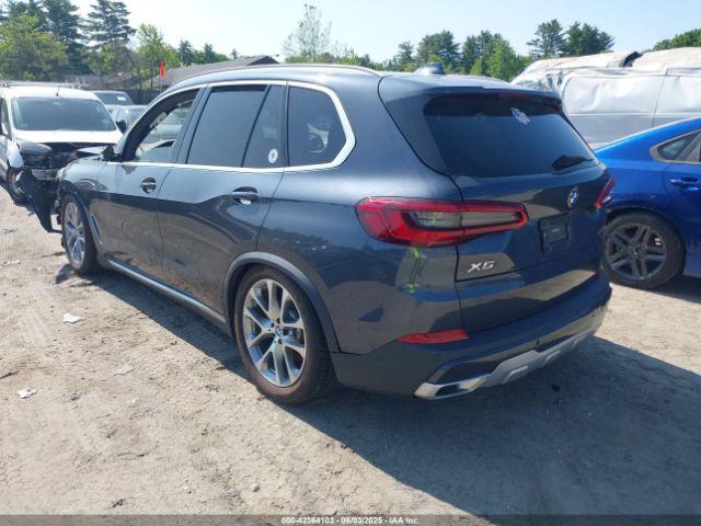 2020 BMW X5 5UXCR6C06L9B16189 Photo 2