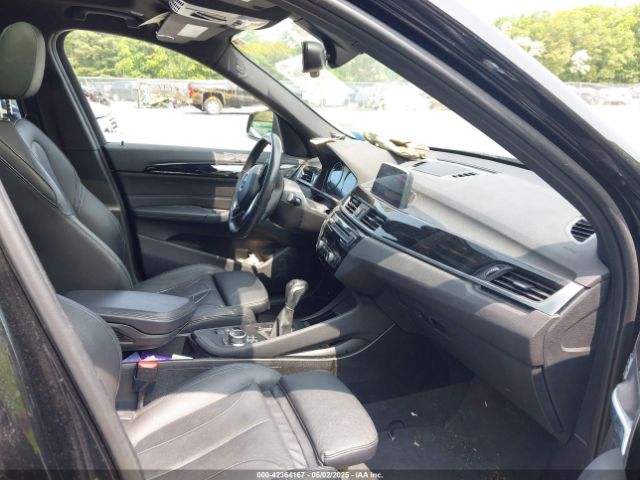 2018 BMW X1 WBXHT3C32J5L31106 Photo 4