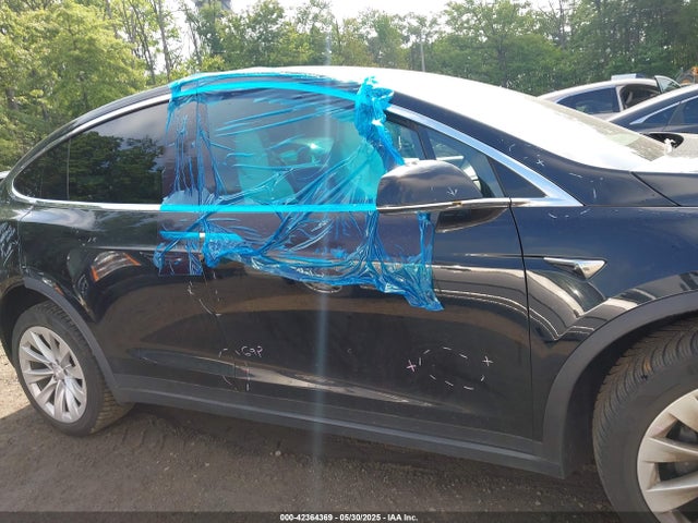 Tesla Model X 100d/75d/90d 2017 5YJXCBE26HF056758 Image 13