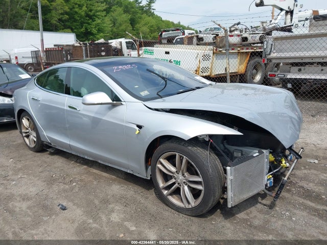 2015 TESLA MODEL S 5YJSA1E22FF116770 Photo 0