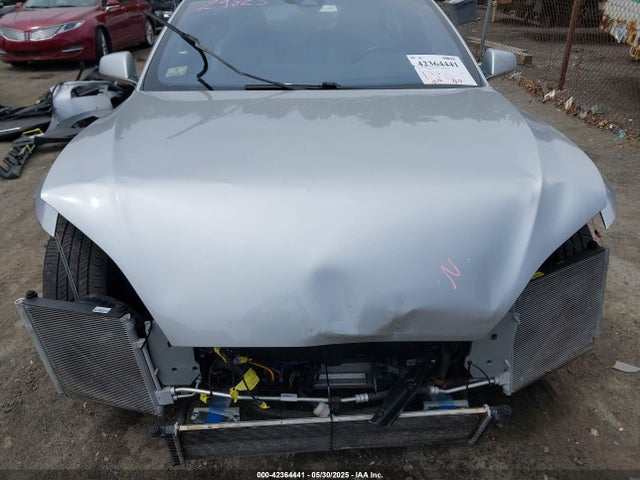 2015 TESLA MODEL S 5YJSA1E22FF116770 Photo 9