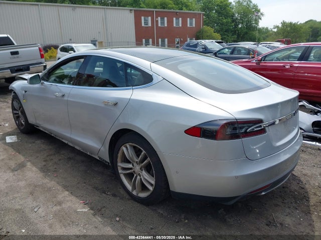 2015 TESLA MODEL S 5YJSA1E22FF116770 Photo 2