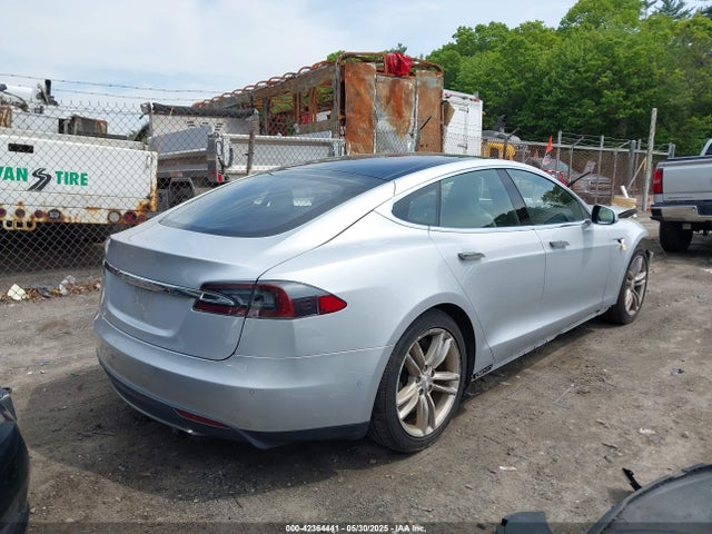 2015 TESLA MODEL S 5YJSA1E22FF116770 Photo 3
