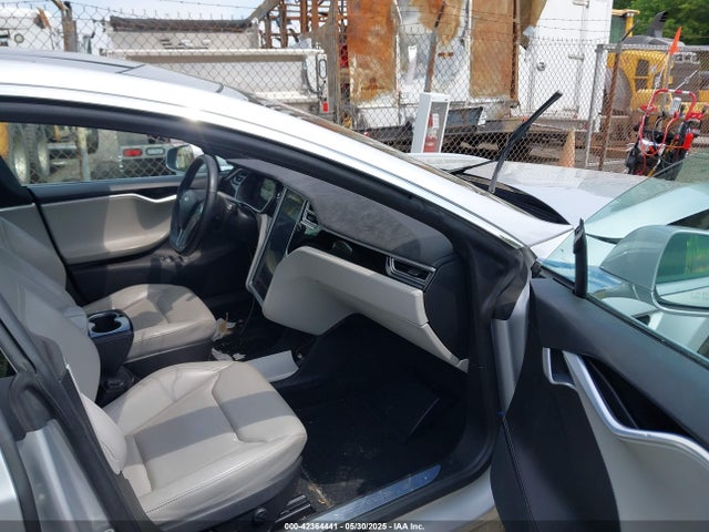 2015 TESLA MODEL S 5YJSA1E22FF116770 Photo 4
