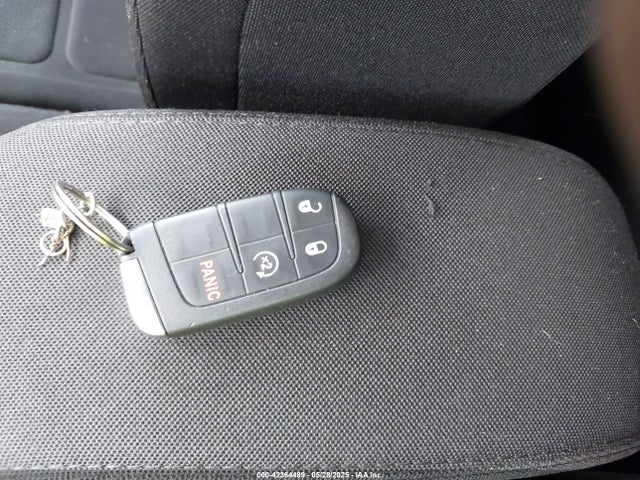 ZACCJBBB0JPH04294 Jeep Renegade Latitude 4x4