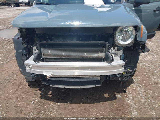 ZACCJBBB0JPH04294 Jeep Renegade Latitude 4x4